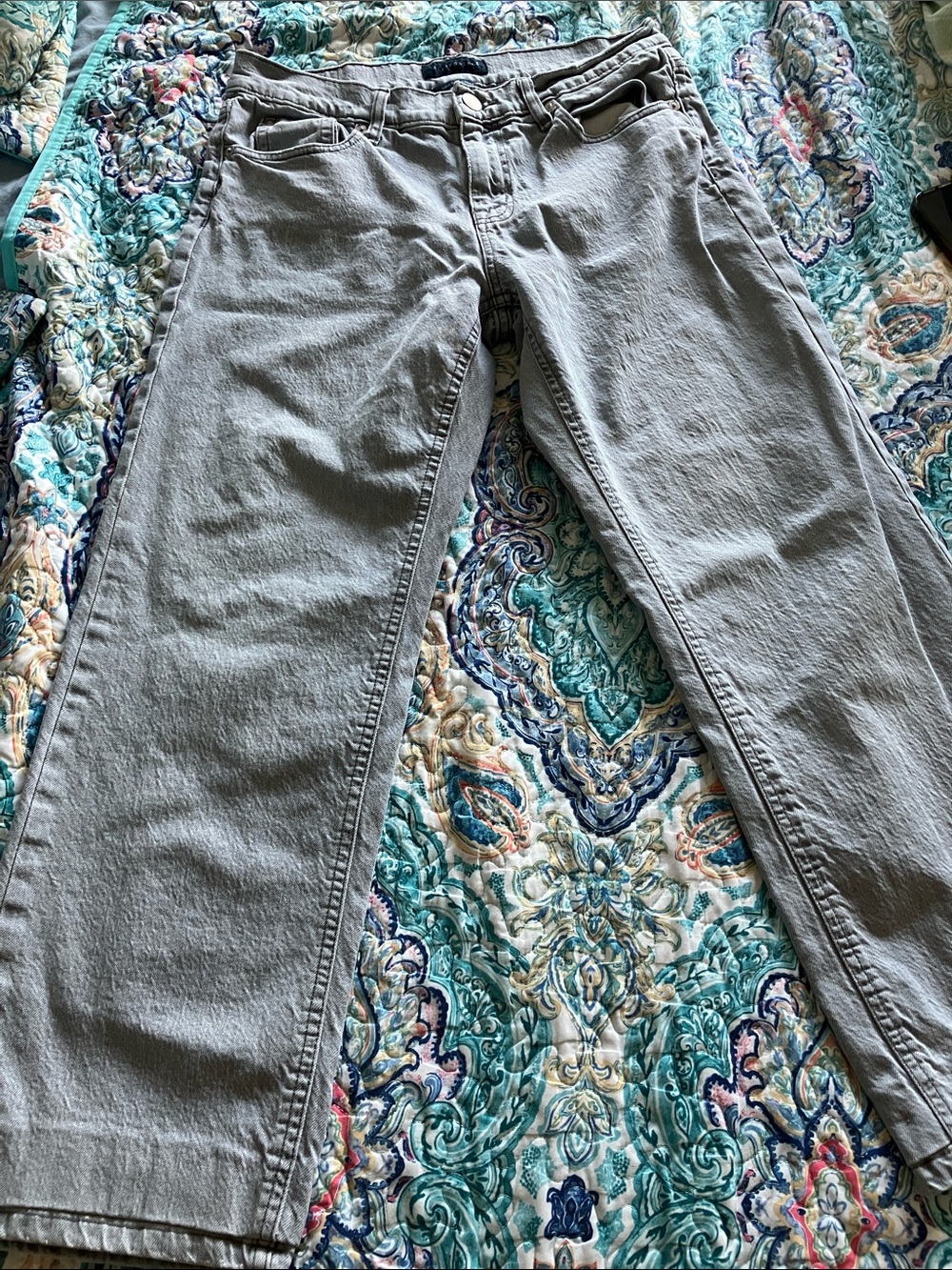 Back to school 📚 
Aeropostale Light Gray Low Rise Baggy Jeans